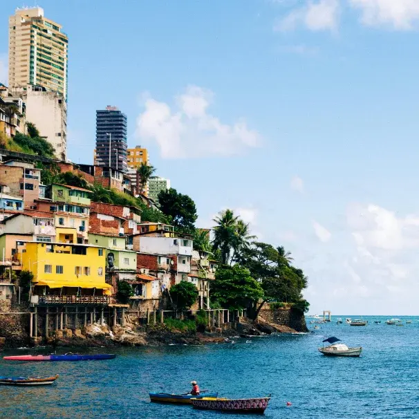 Is El Salvador safe for tourists & business